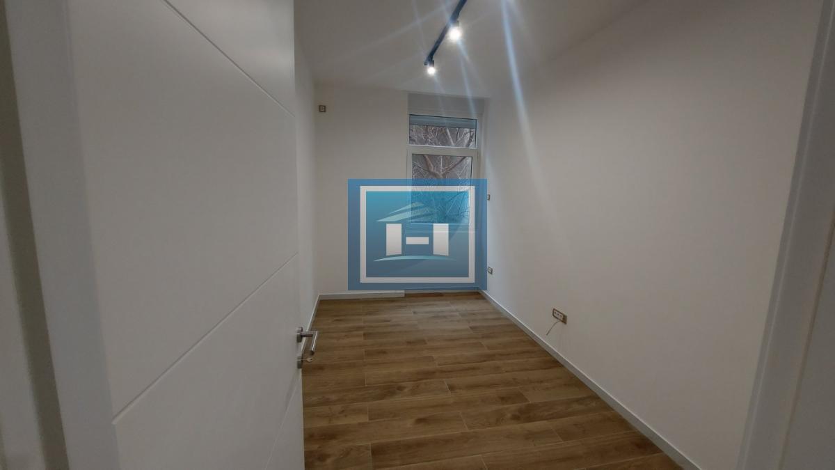 Nenamesten stan, 2 spavaće, centar grada