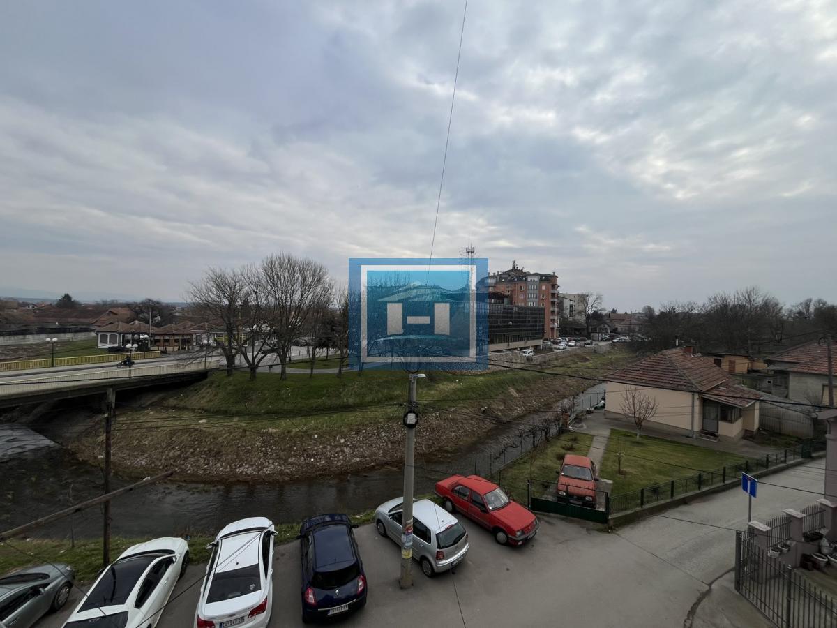 Tražiš stan za sređivanje? Lokacija TOP, potencijal OGROMAN!