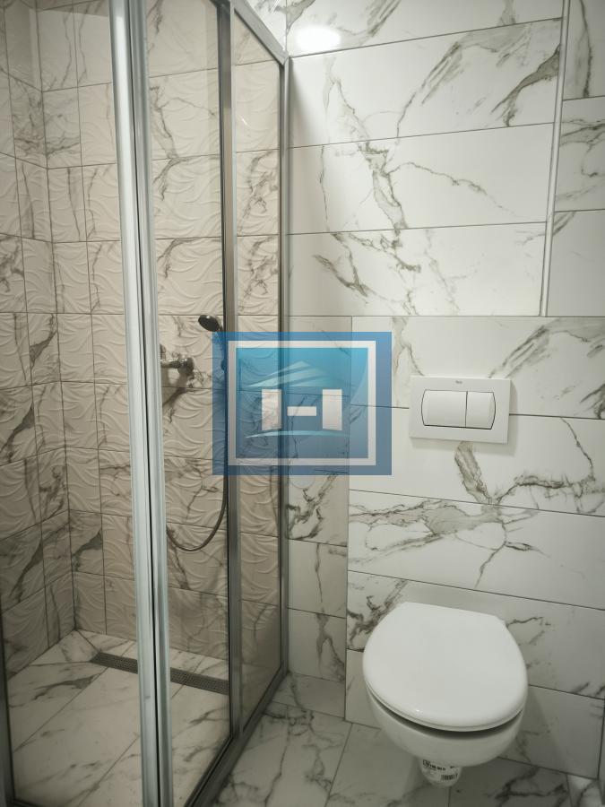 IZDAJE SE NOV, PROSTRAN STAN U CENTRU ĆUPRIJE – IDEALAN ZA PORODICE, FIRME I PRIVATNE DELATNOSTI