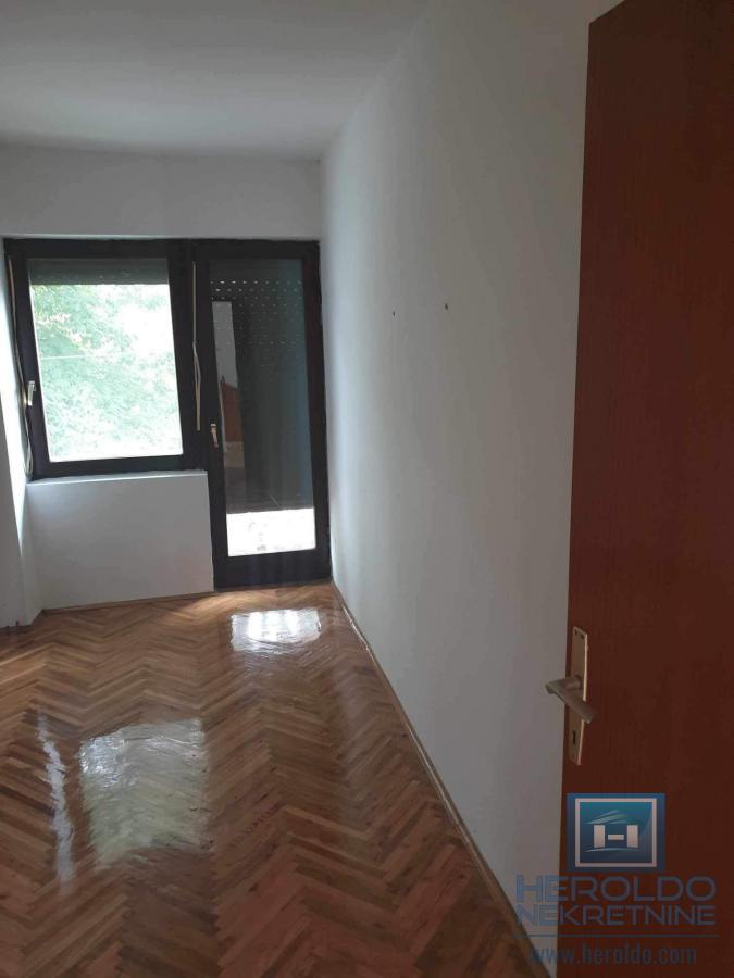 Kompletno seosko domaćinstvo u Sedlaru