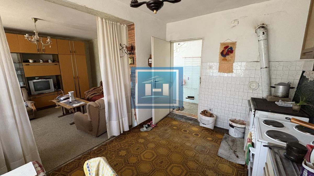 Plac od skoro 17 ari sa kućom od 200m² – mirno seosko okruženje