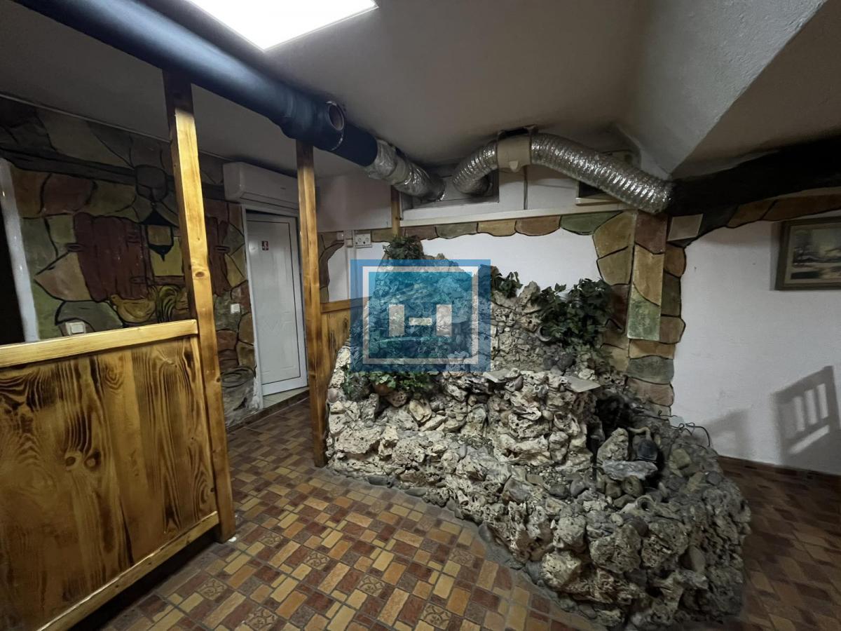 Izdaje se poslovni prostor – bivša kafana „Fontana bios“ – 140m²