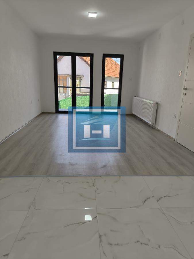 Luksuzna kuća sa dodatnim objektom – spoj elegancije, funkcionalnosti i prestižne lokacije