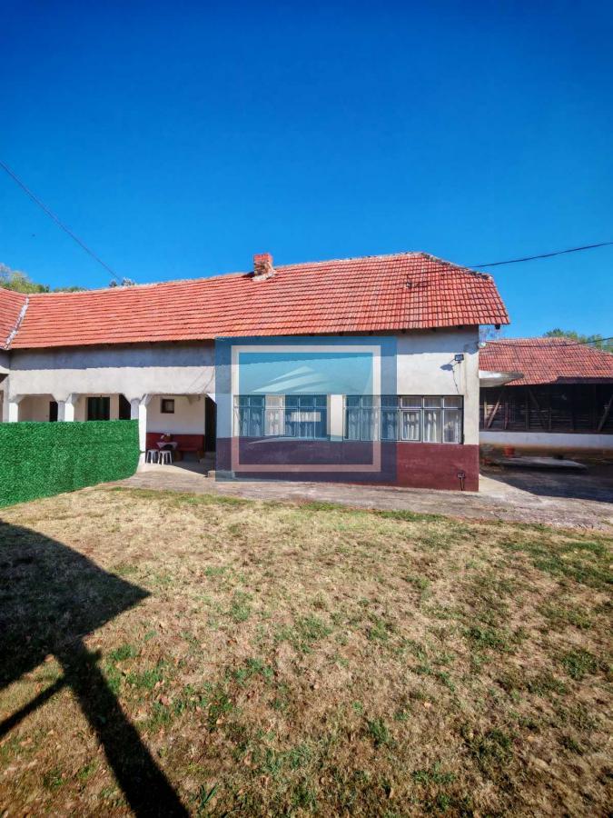 Na prodaju seosko domaćinstvo u Donjem Katunu