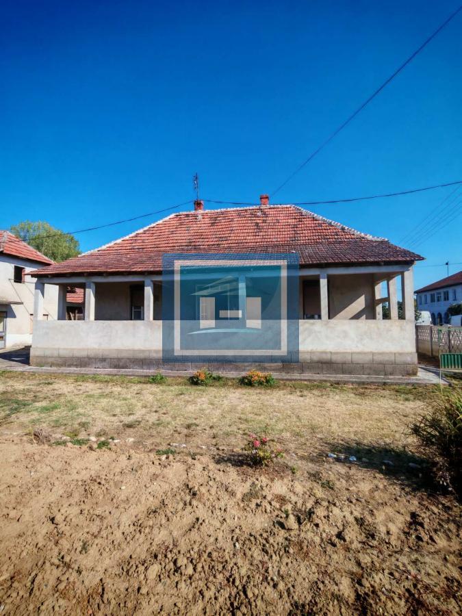 Na prodaju seosko domaćinstvo u Donjem Katunu