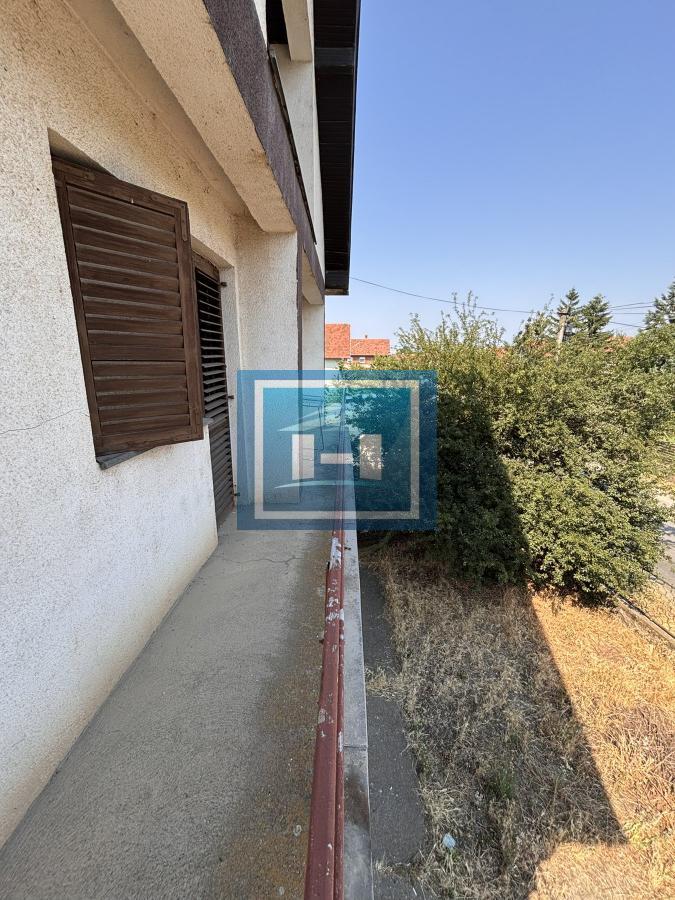Na prodaju – Vrhunska višespratna kuća sa lokalom i velikim placem!