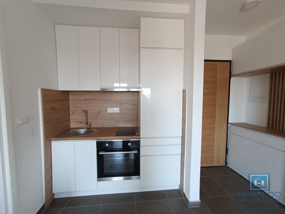 Jednosoban stan od 39m2 u Crnjanskom za izdavanje