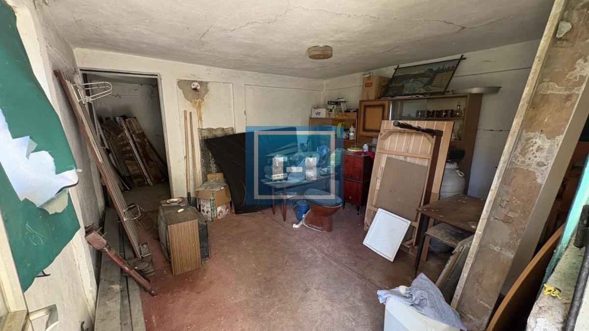 KUĆA SA ZEMLJIŠTEM – MIR I PRIRODA NA SAMO 10 MINUTA OD GRADA