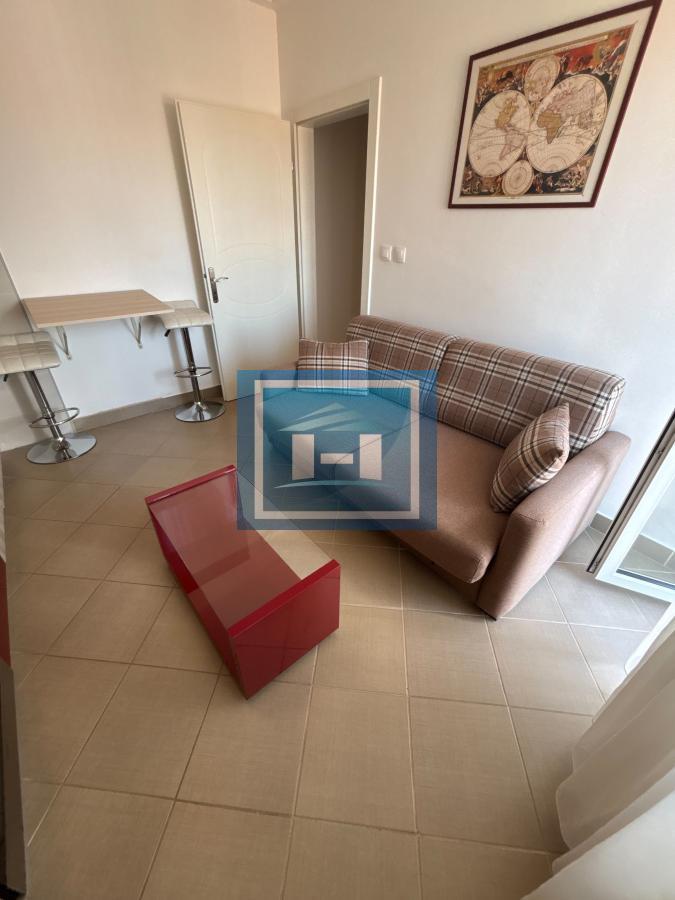 Izdajemo kompletno namešten  dvosoban stan u Wingu