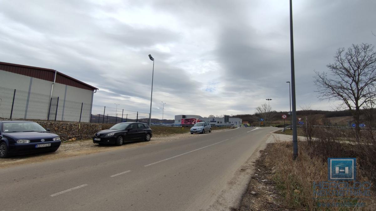 Parcela za izdavanje kod kružnog toka Batočina -Kragujevac