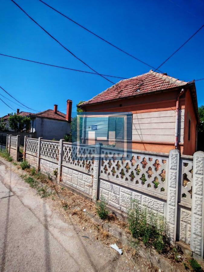 Kuća na idealnoj lokaciji sa ulaganjima