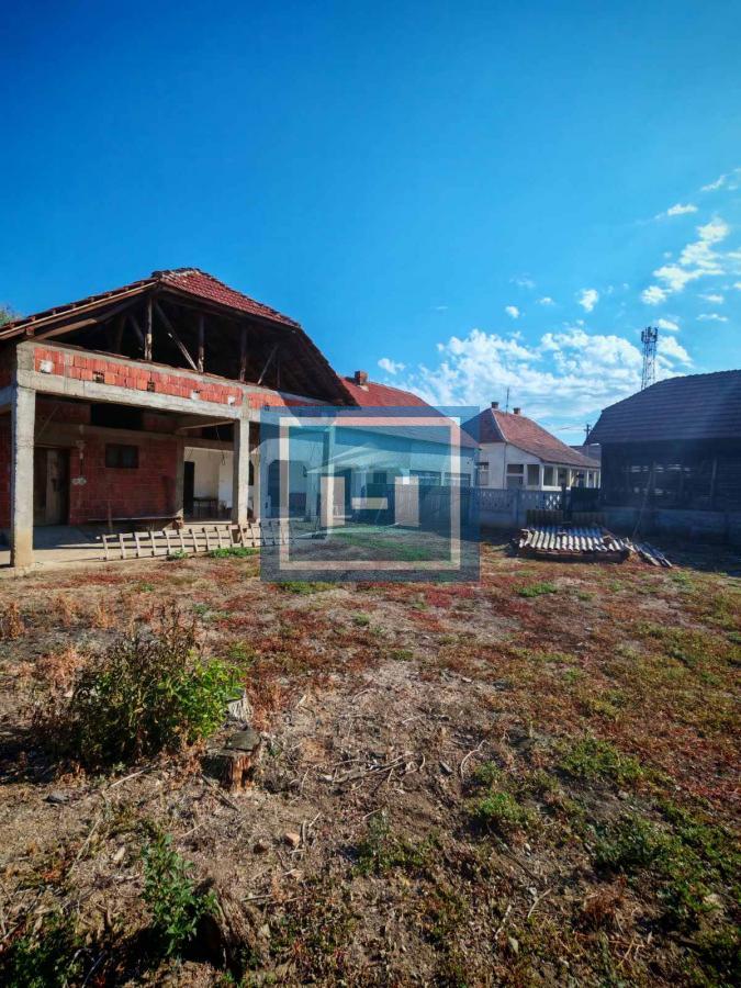 Na prodaju seosko domaćinstvo u Donjem Katunu