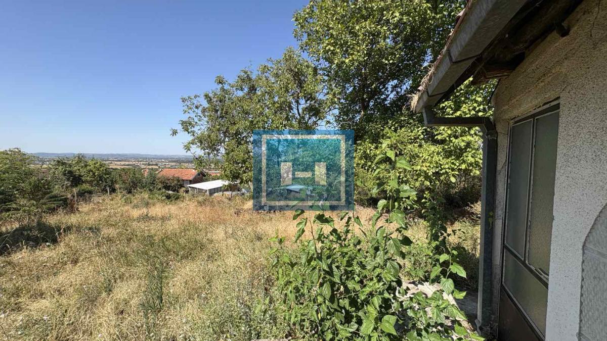 KUĆA SA ZEMLJIŠTEM – MIR I PRIRODA NA SAMO 10 MINUTA OD GRADA