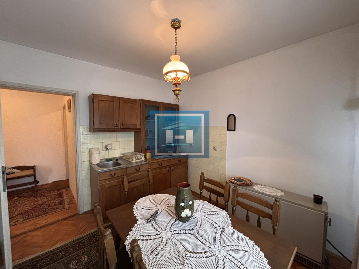 Stan na Strelištu sa podrumom i garažom - hitna prodaja!