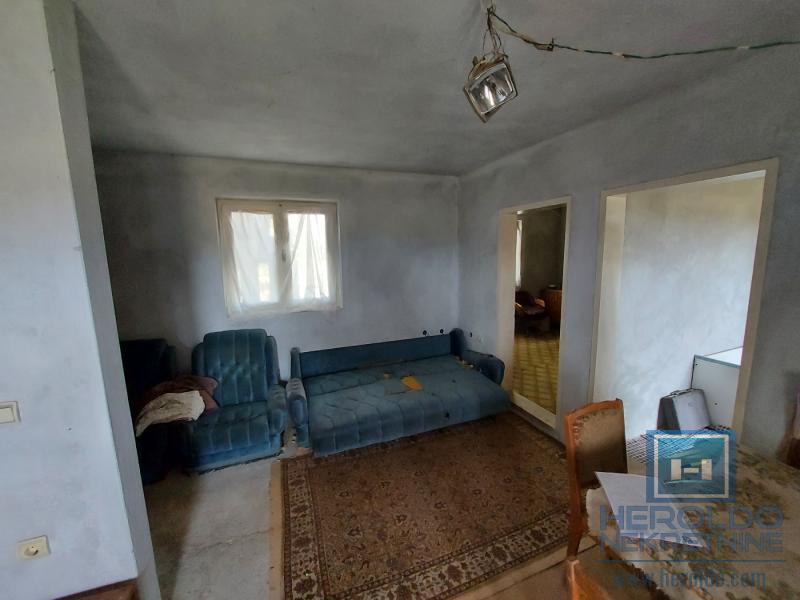Kuća sa placem od 18a u naselju Panjevački rit