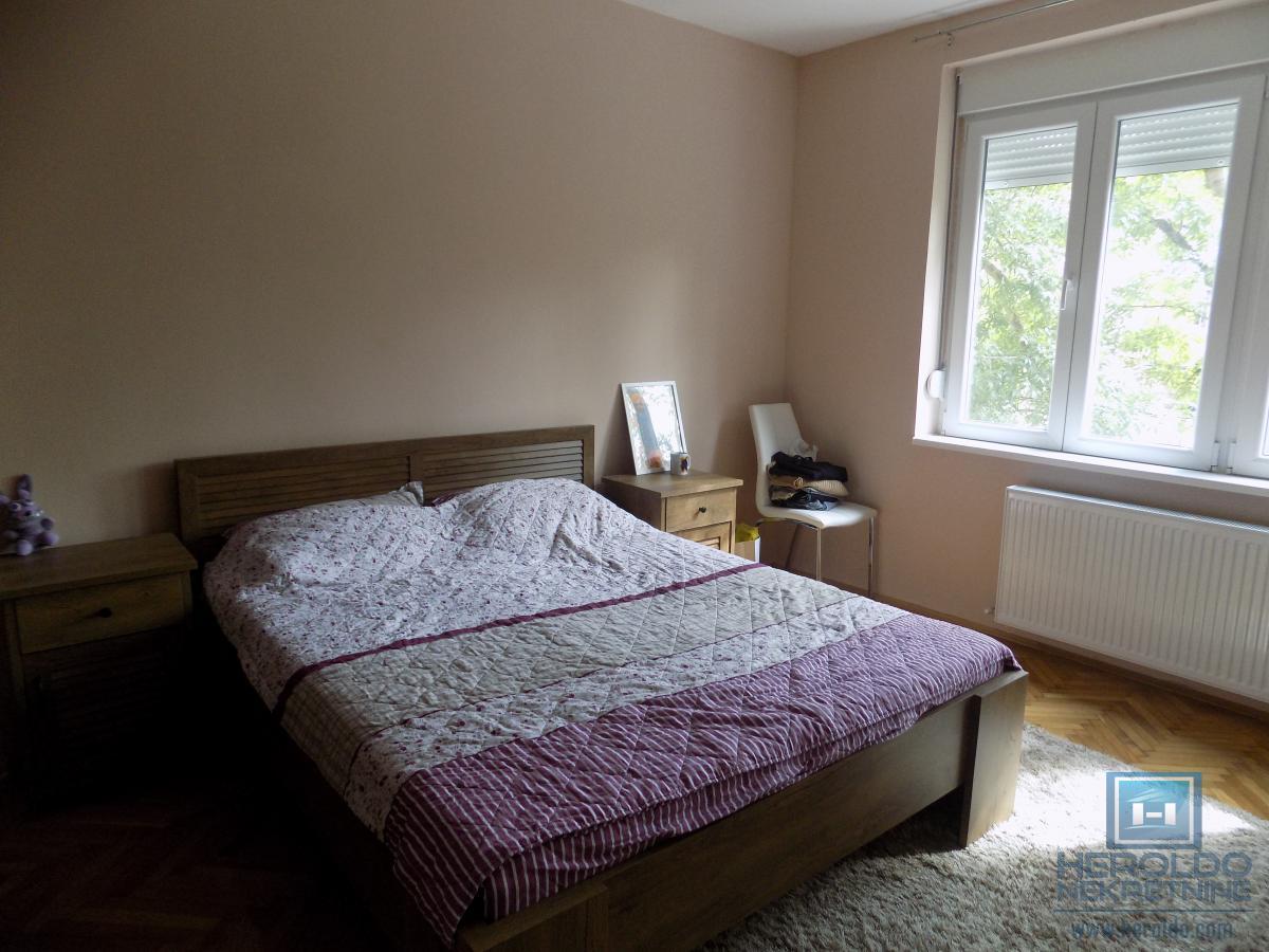 Stan za izdavanje u samom centru-odlična lokacija i spratnost!