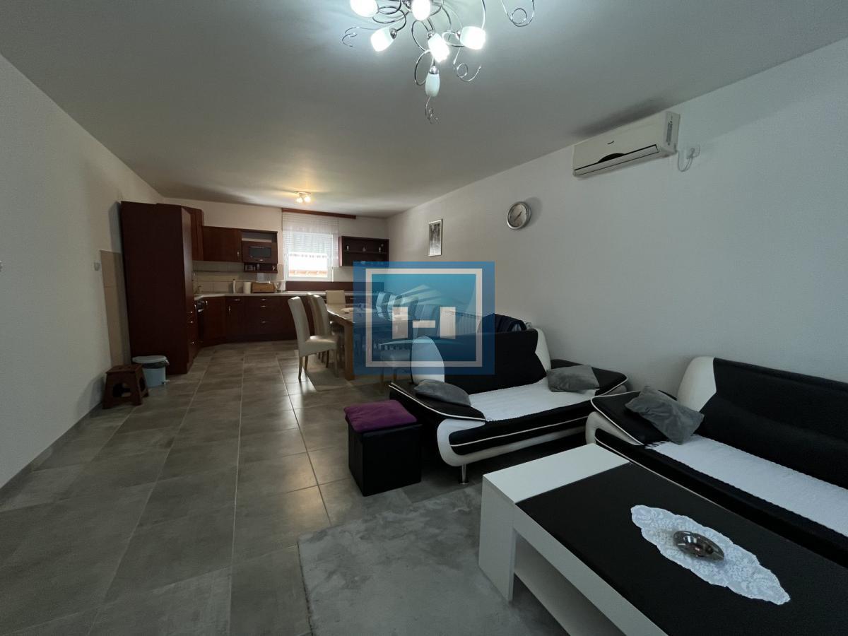 Na prodaju nova kuća 10 km od grada – legalizovana, useljiva i odmah dostupna