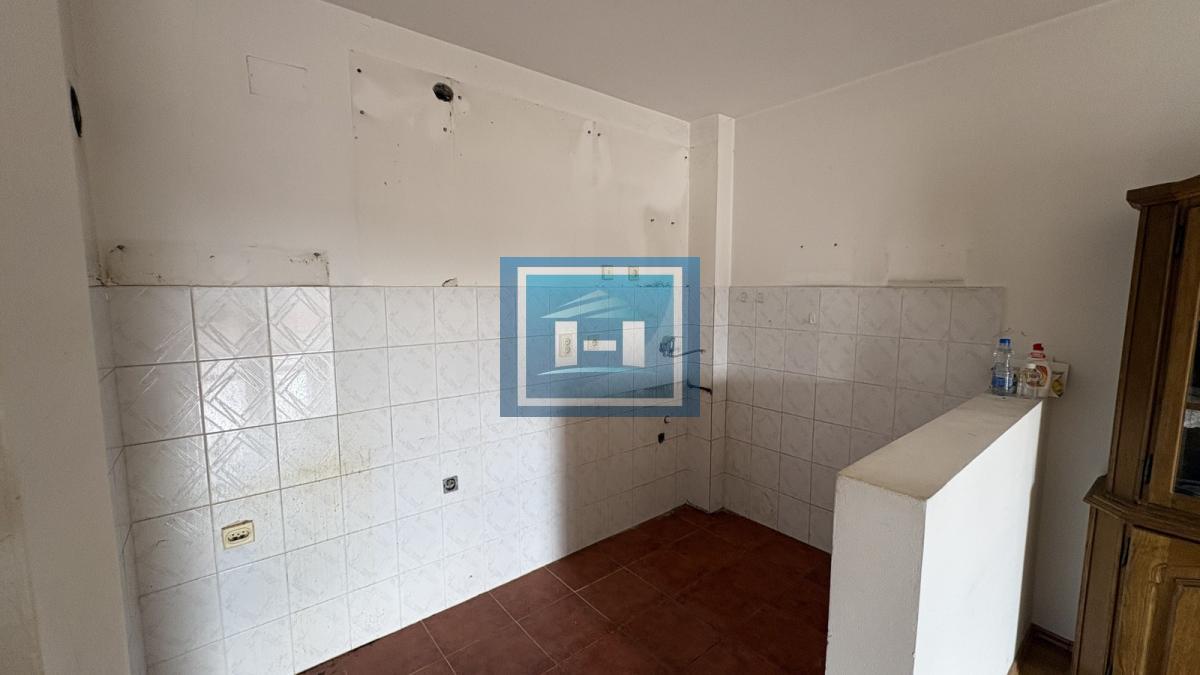 Na prodaju – Trosoban stan 73m² u širem centru grada, mirna lokacija