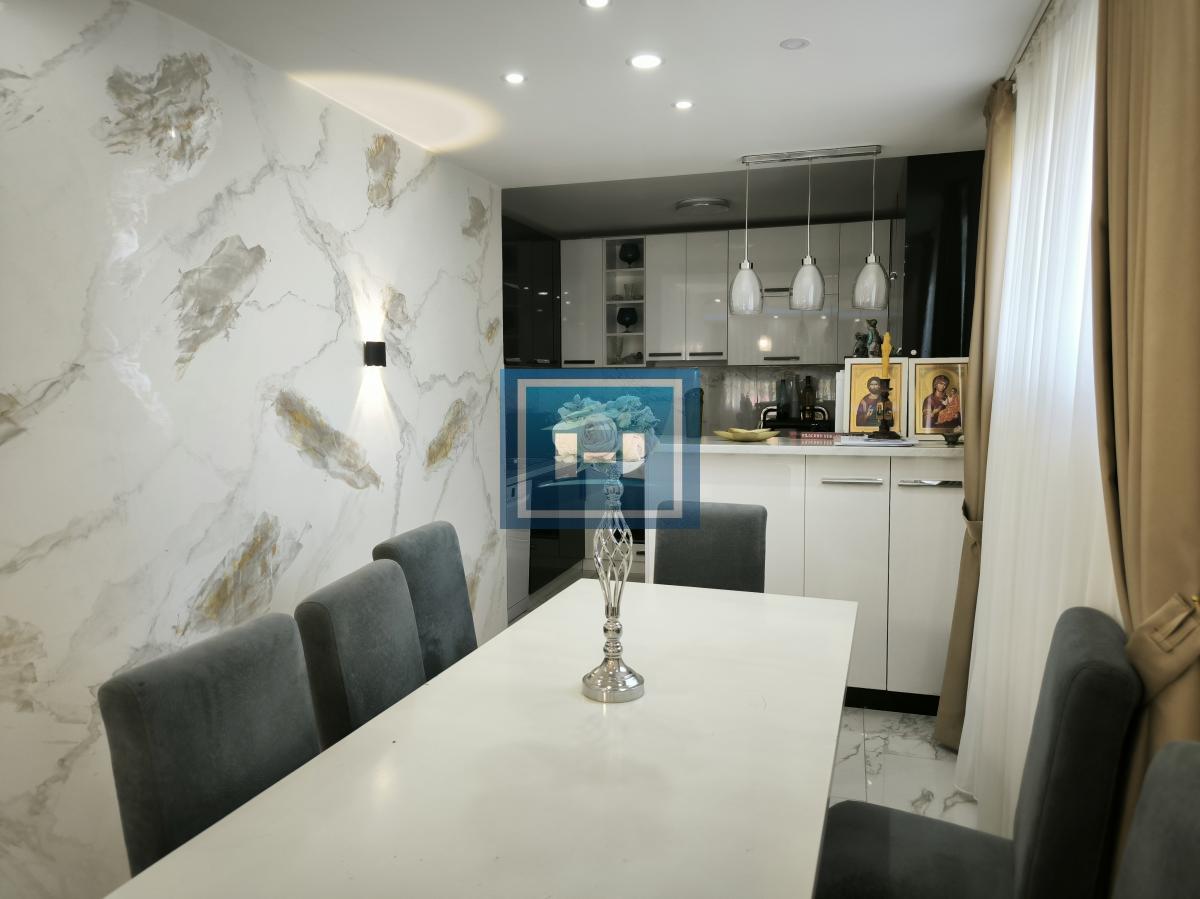 NA PRODAJU – DVE KUĆE + POMOĆNI OBJEKAT – SVE FULL!