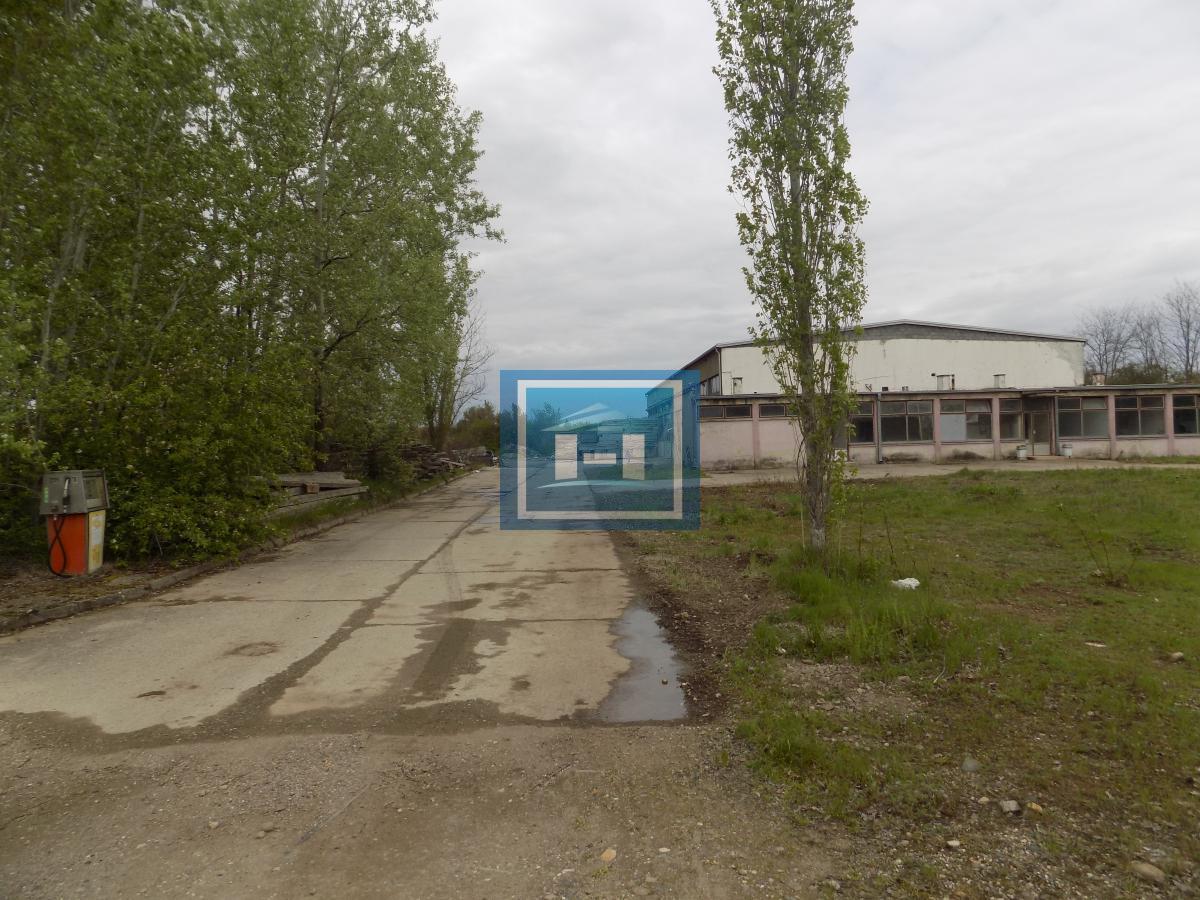 Hala za renoviranje sa kancelarijskim delom