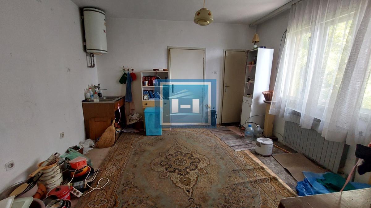 Na prodaju stan sa dvorištem – Bor, 10 min od centra