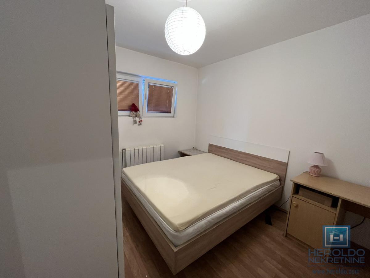 Dvosoban stan na super lokaciji