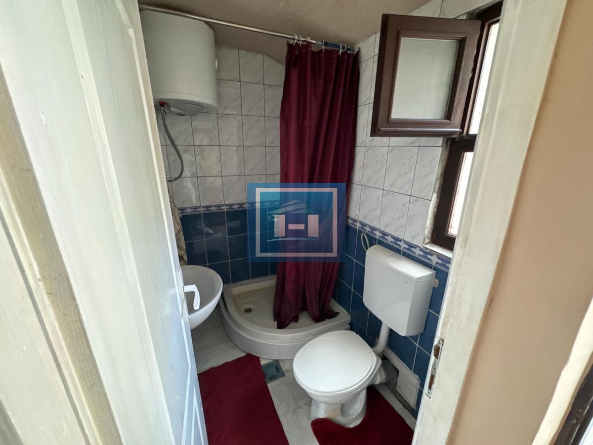 Kuća 90 m², 4 ulaza, 2 kupatila, dvorište – Admirala Geprata, centar Beograda