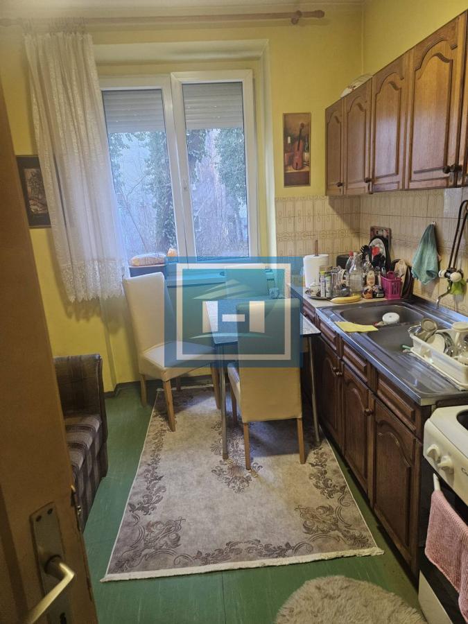 Investiciona prilika, Krunski venac, s parking mestom!