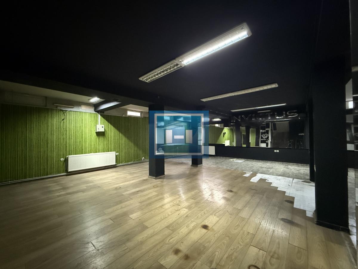 IZDAJE SE POSLOVNI PROSTOR – 165 m² – ODLIČNA LOKACIJA