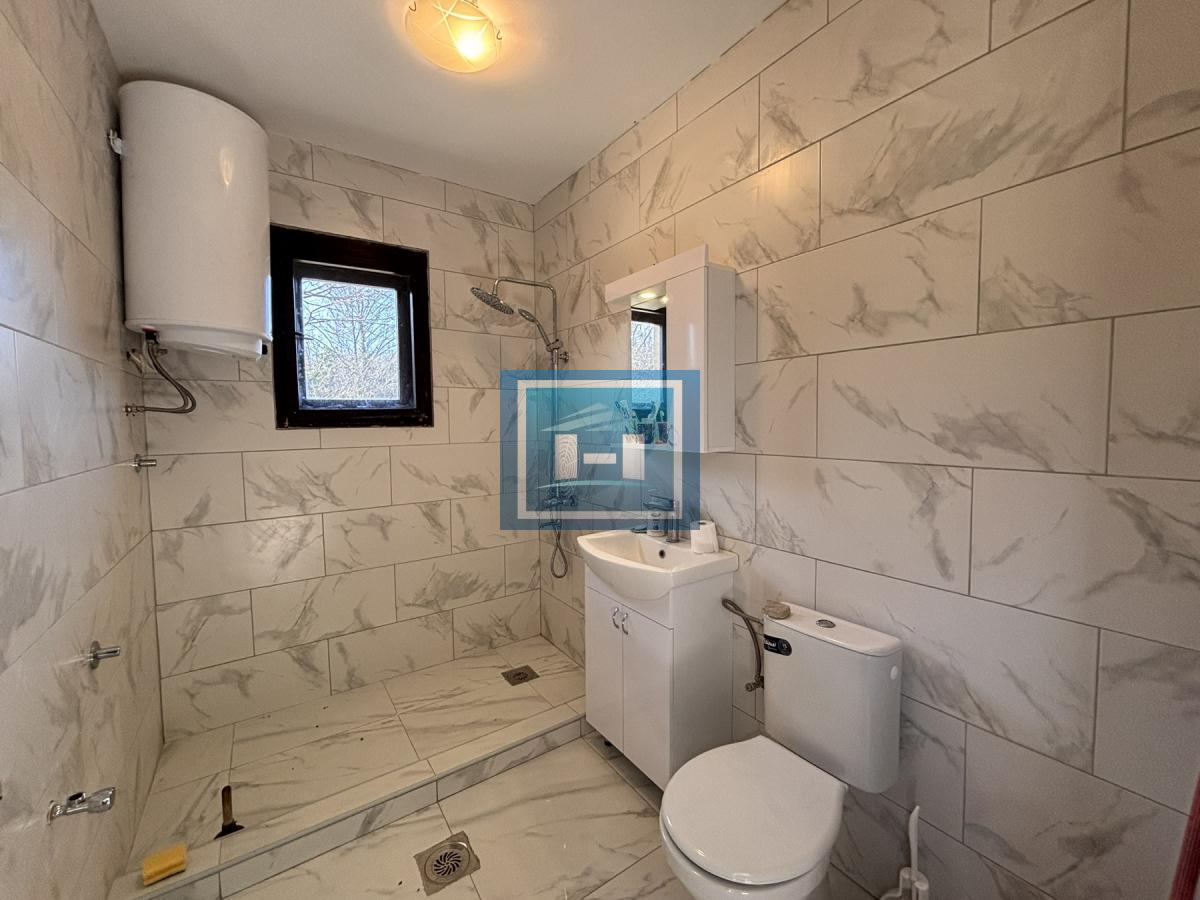 Seosko domaćinstvo – kuća preko 300 m² na placu preko 30 ari