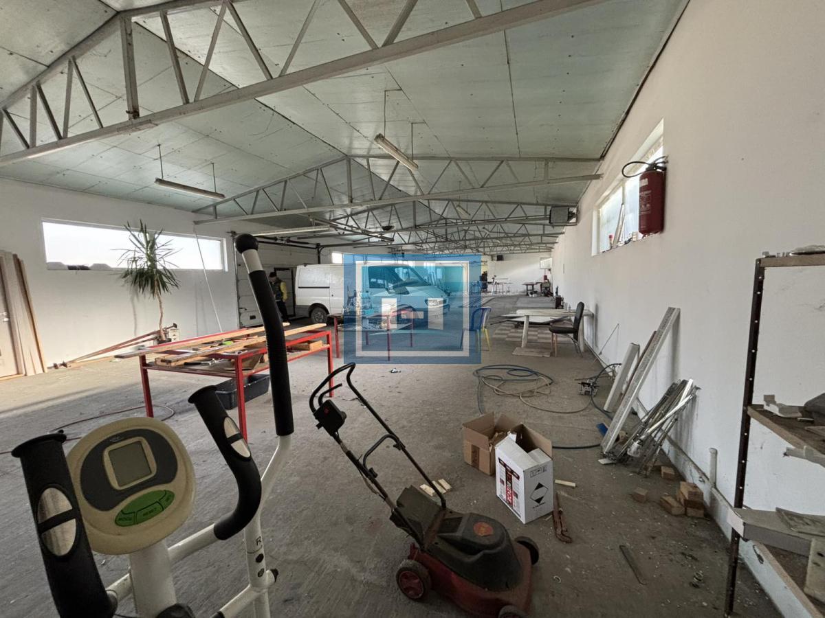 Hala 400 m² na placu od 36 ari – odlična investicija u Ribaru