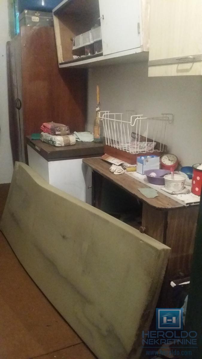 Starija kuća u centru sela Vojska