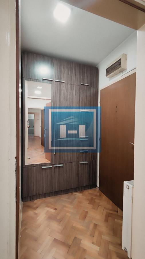 Kompletno namešten stan u užem centru grada