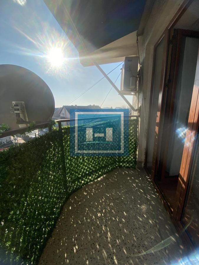 Izdajemo opremljen stan na odličnoj lokaciji!