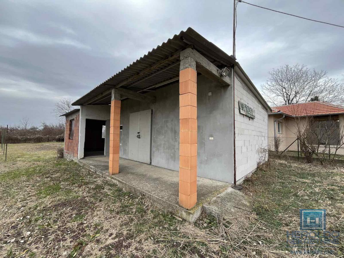 Kuća u Majuru na prostranom placu