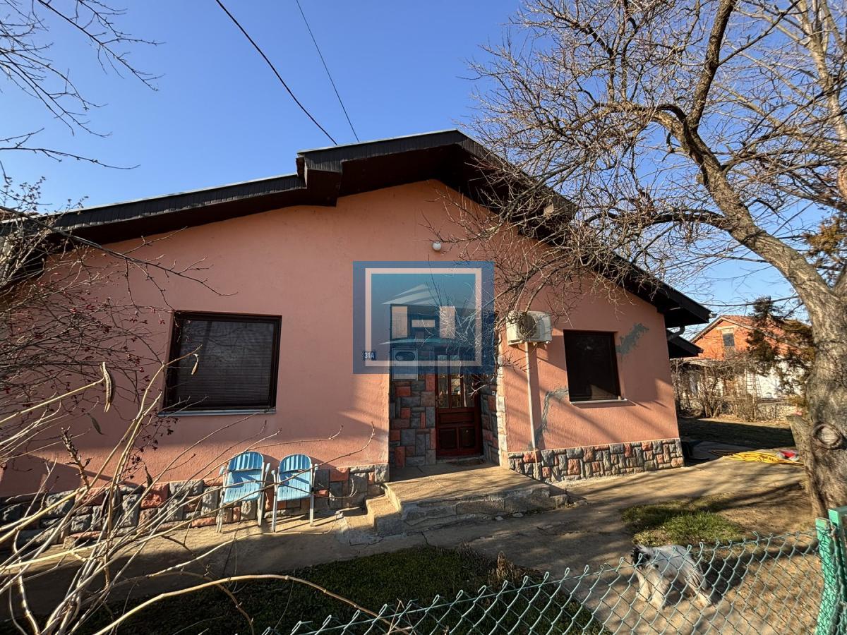 Kuća od 120m2 u naselju Kupusara na 7.39a placa