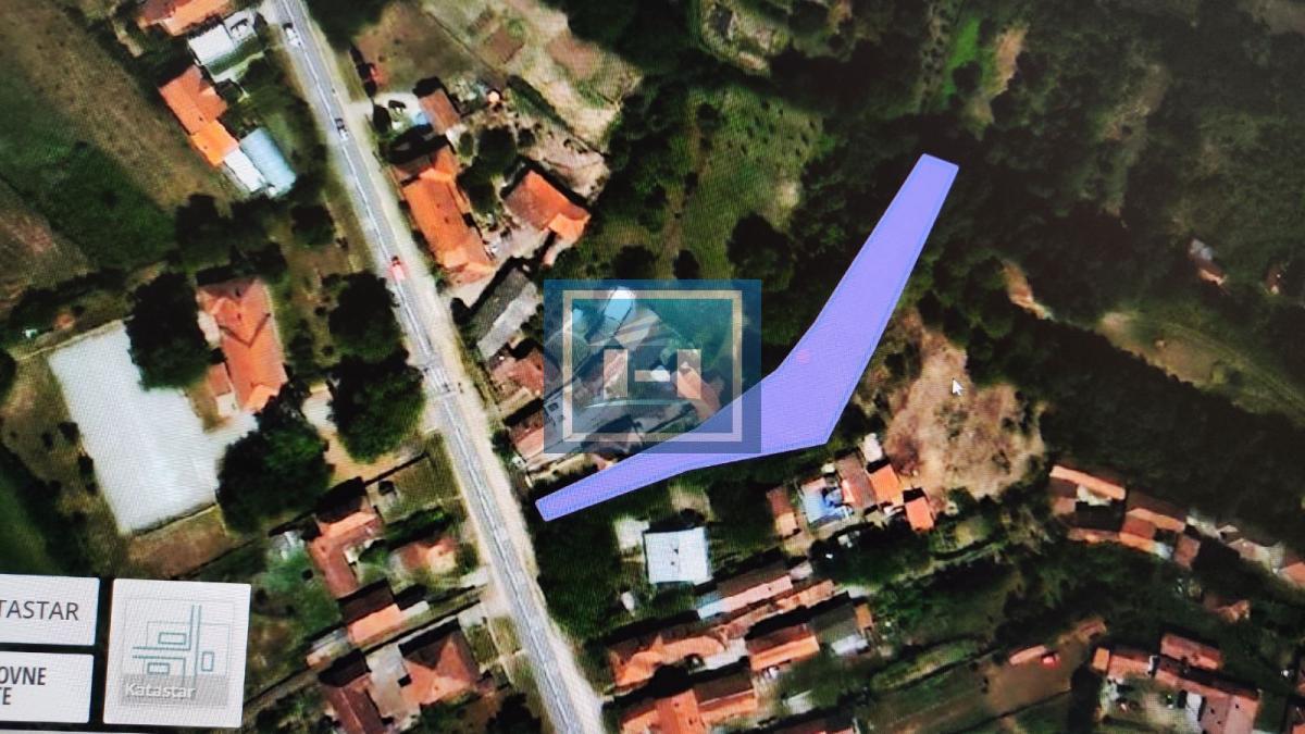 Plac za izgradnju vikend kuće ili hale  na glavnom putu Lapovo Batčina