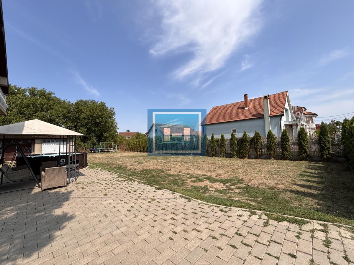 EKSKLUZIVNA PONUDA – Prostrana porodična kuća vrhunskog kvaliteta