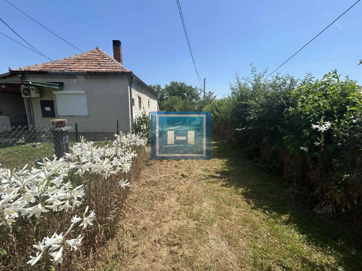 Plac za izgradnju vikend kuće ili hale  na glavnom putu Lapovo Batčina