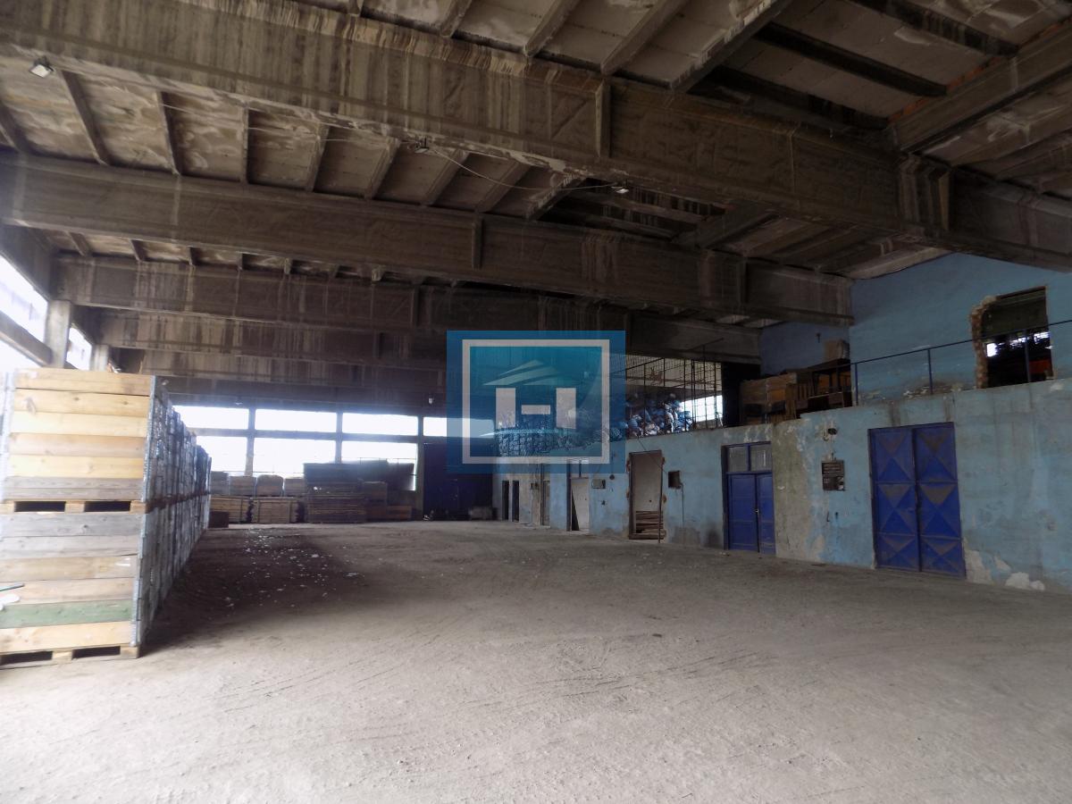 Hala za renoviranje sa kancelarijskim delom