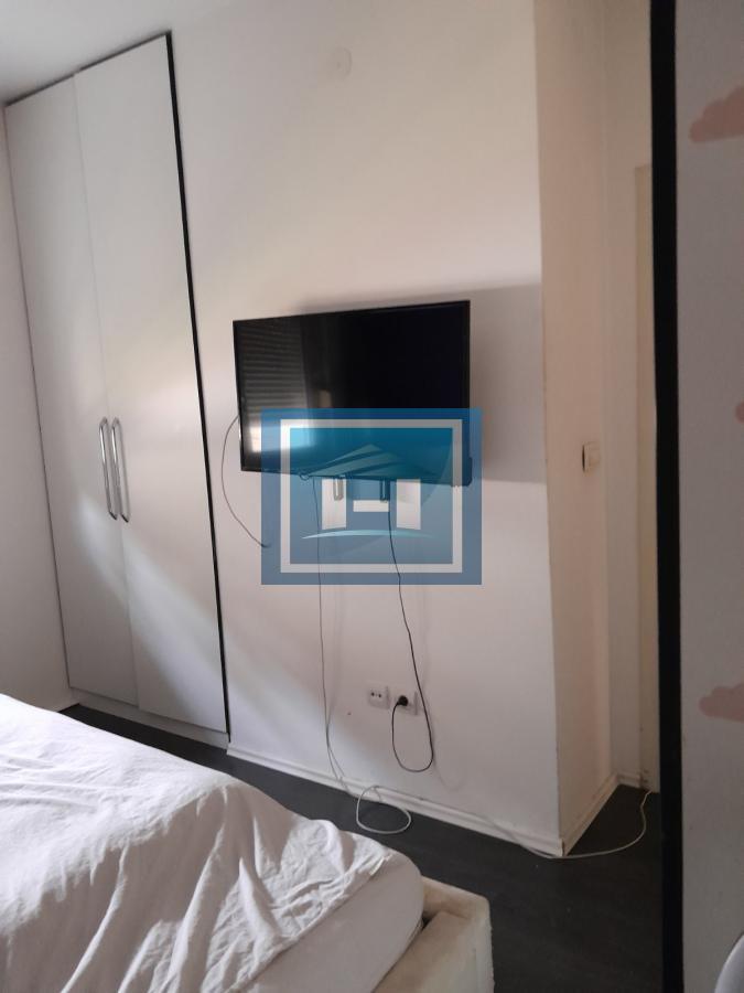 Na prodaju jednoiposoban stan – sam centar Kragujevca, pogled na crkvu!