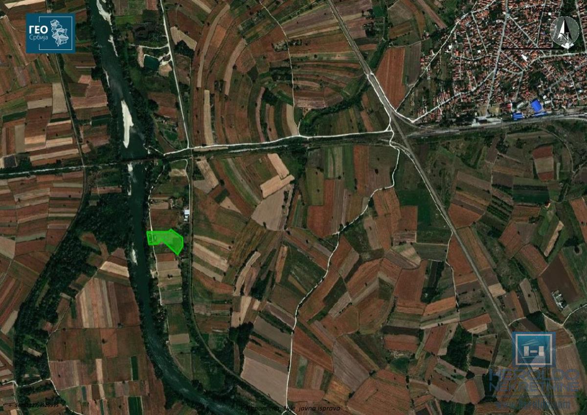 Na prodaju tri placa u Ćupriji