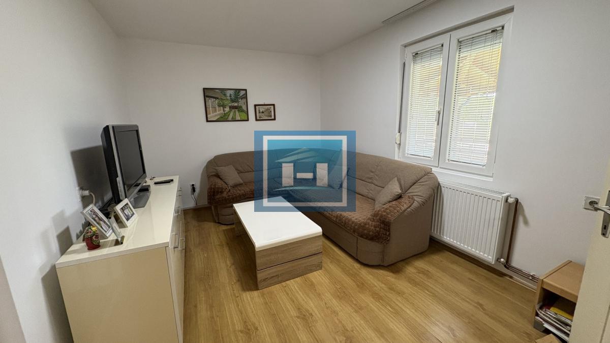 Na prodaju seosko domaćinstvo – dve renovirane kuće na placu od 169.83 ari