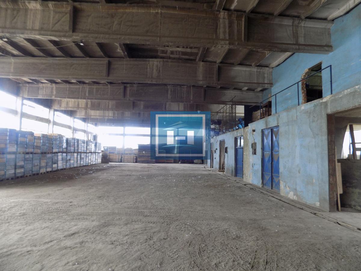 Hala za renoviranje sa kancelarijskim delom