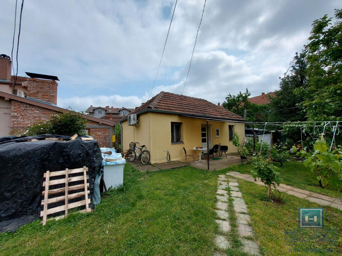 Manja kuća kod Akva Parka