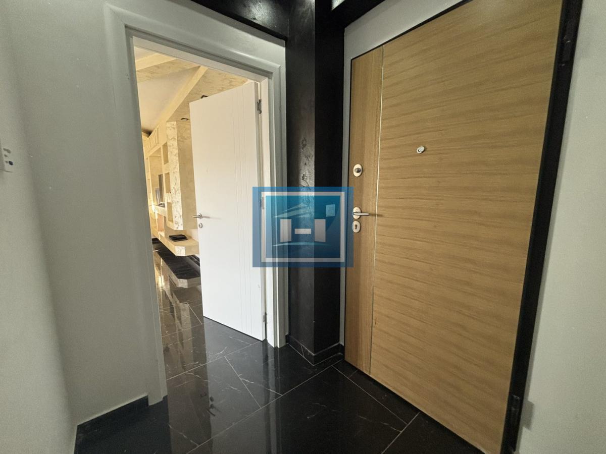 Ekskluzivan stan s pogledom na grad i stadion u kompleksu Crnjanski