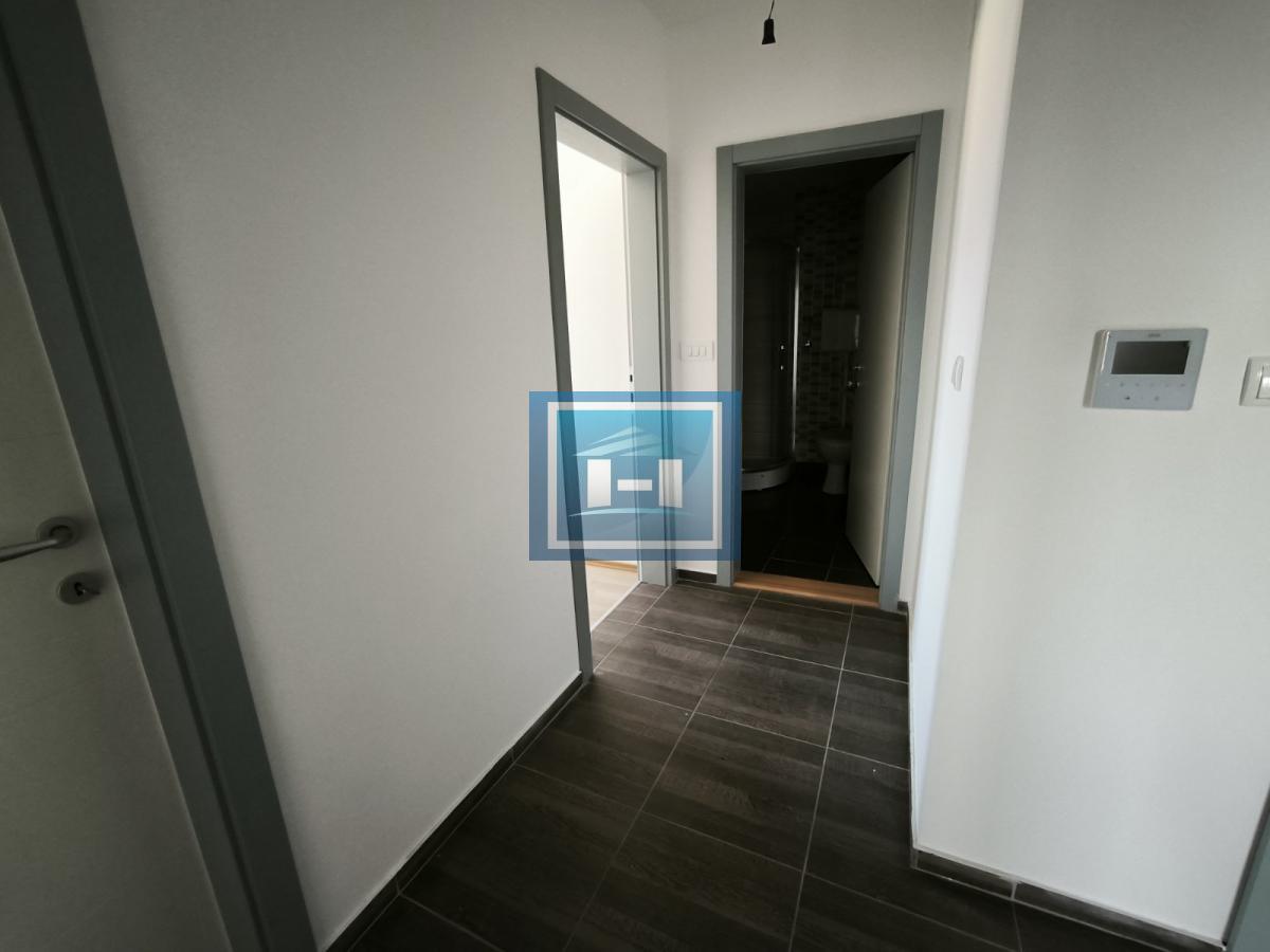 Na prodaju stan u novogradnji - Ćuprija