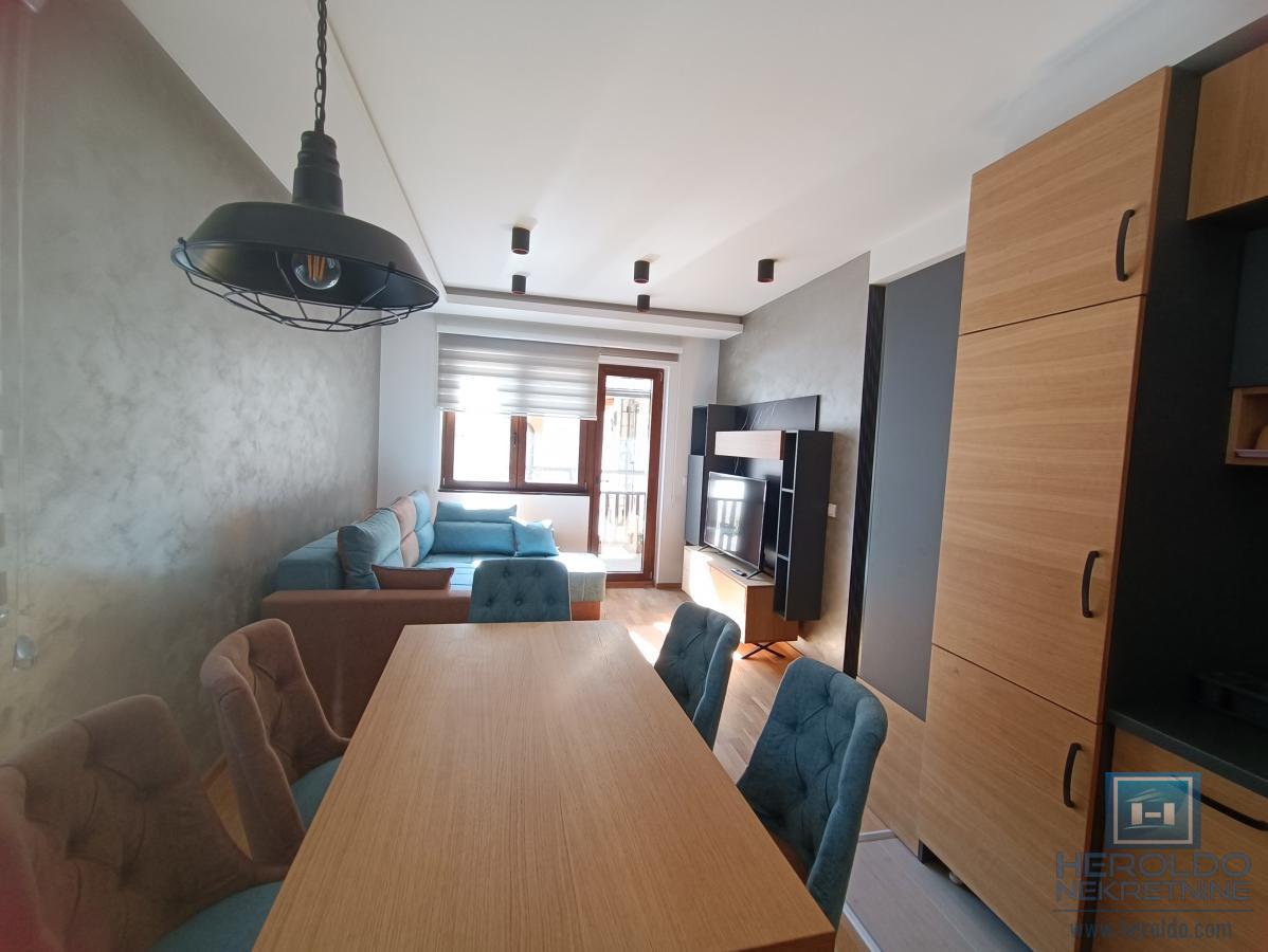 Na prodaju apartman na Zlatiboru