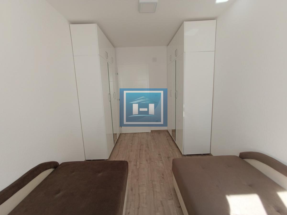 Prelep četverosoban stan kod Akva parka