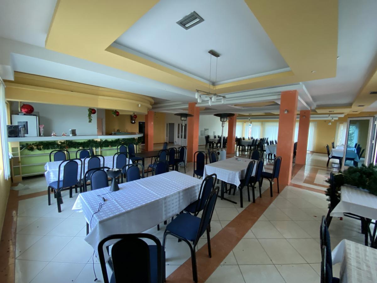 Izvrstan poslovni prostor od ukupno 800m2 glavni put Cuprija - Despotovac.